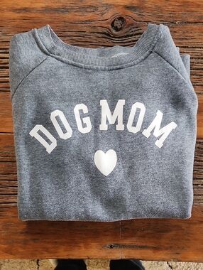 Soft 'Dog Mom' Grey Crew Neck Sweater | Medium